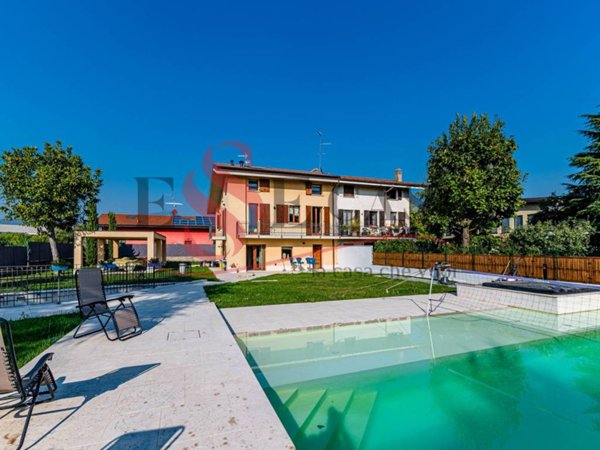 casa indipendente in vendita a Costa di Mezzate