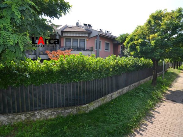 casa indipendente in vendita a Costa di Mezzate