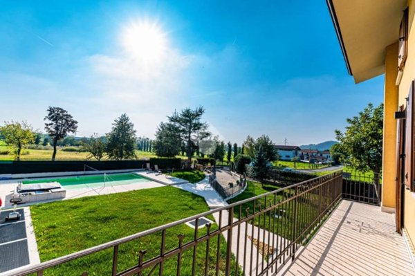 casa indipendente in vendita a Costa di Mezzate