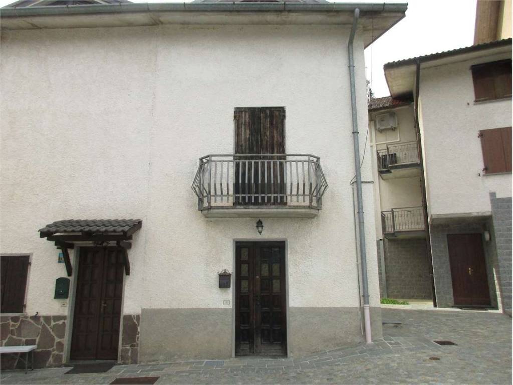 appartamento in vendita a Costa Valle Imagna