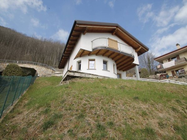 casa indipendente in vendita a Costa Valle Imagna