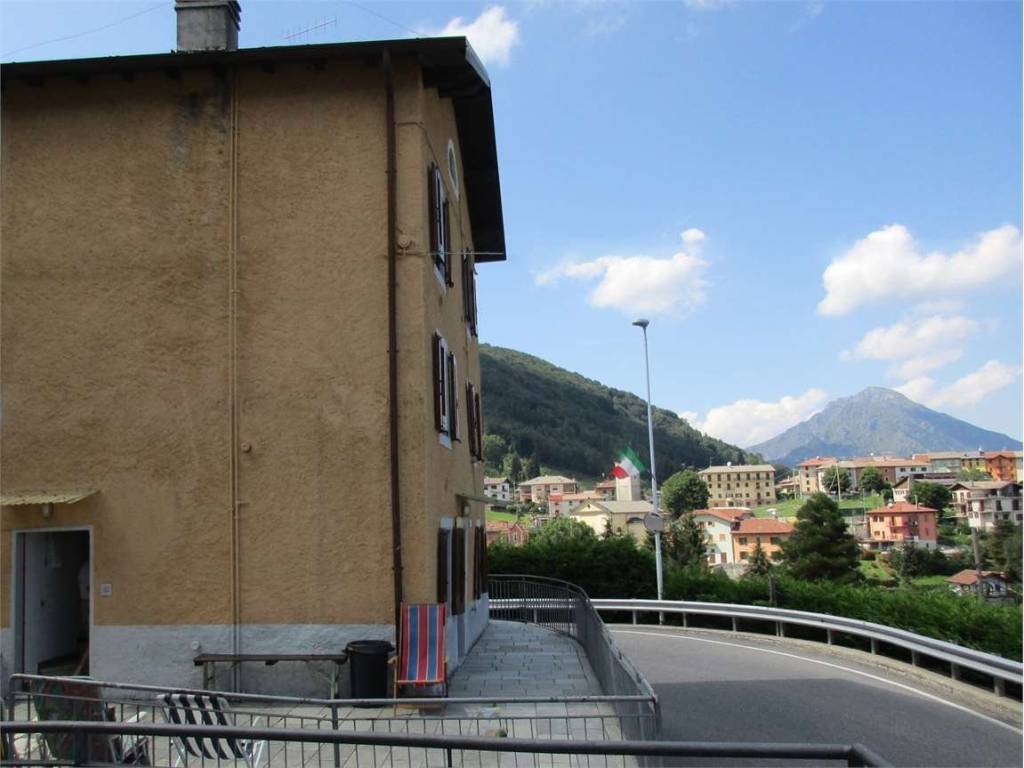 casa indipendente in vendita a Costa Valle Imagna