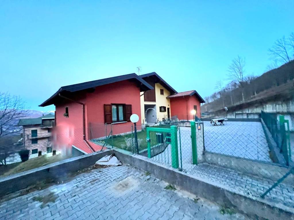 appartamento in vendita a Costa Valle Imagna