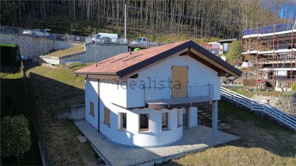 casa indipendente in vendita a Costa Valle Imagna