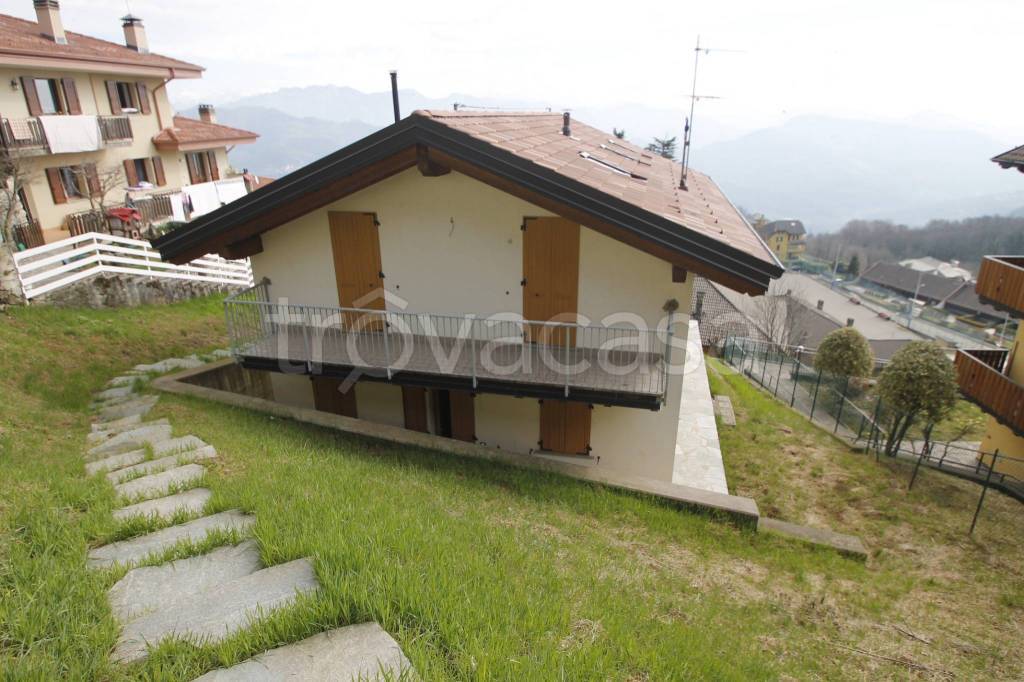 casa indipendente in vendita a Costa Valle Imagna