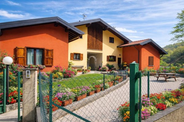 appartamento in vendita a Costa Valle Imagna