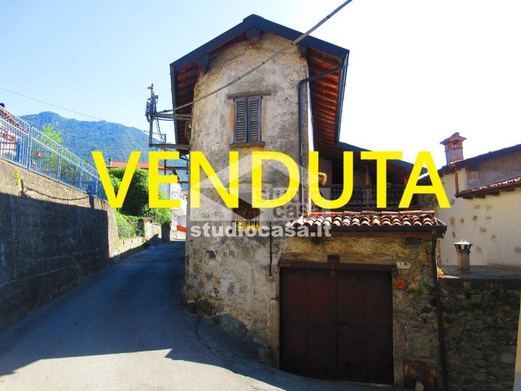 casa indipendente in vendita a Costa Volpino