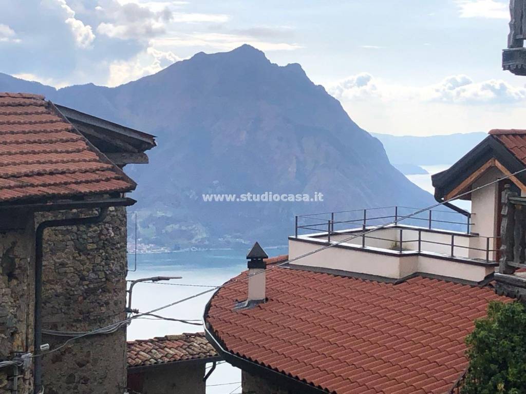casa indipendente in vendita a Costa Volpino