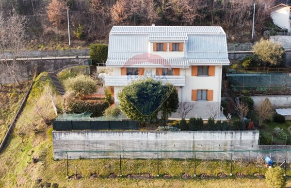 casa indipendente in vendita a Costa Volpino