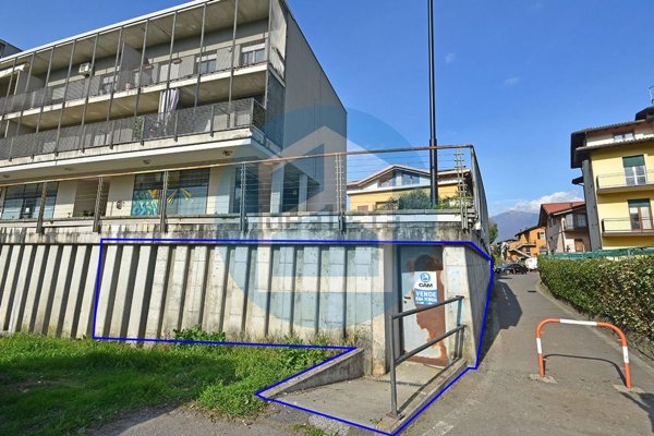 locale di sgombero in vendita a Costa Volpino