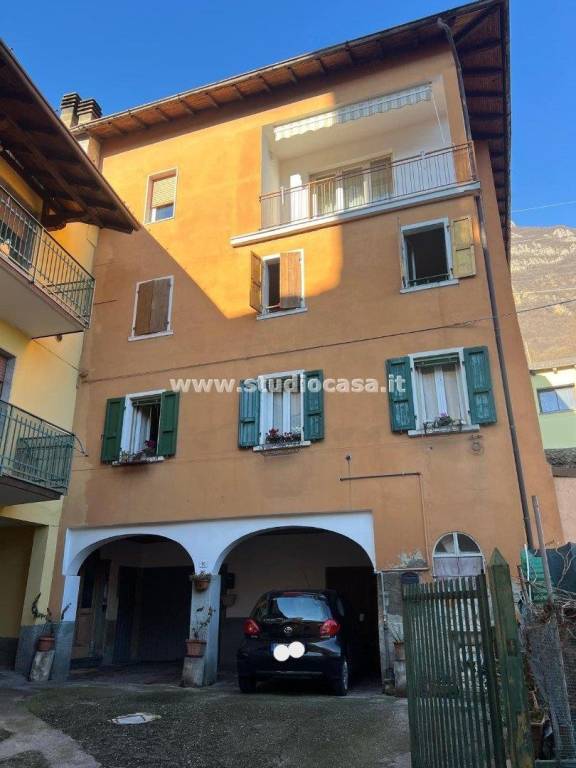appartamento in vendita a Costa Volpino in zona Volpino
