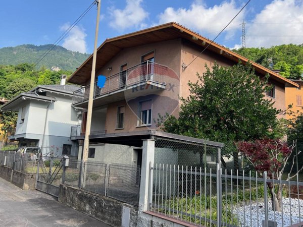 casa indipendente in vendita a Costa Volpino
