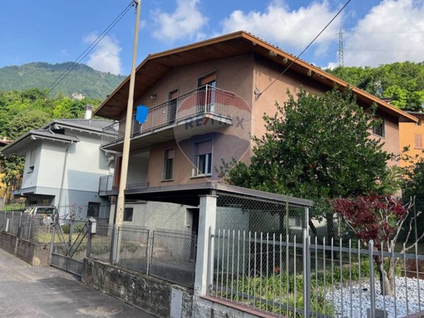 casa indipendente in vendita a Costa Volpino