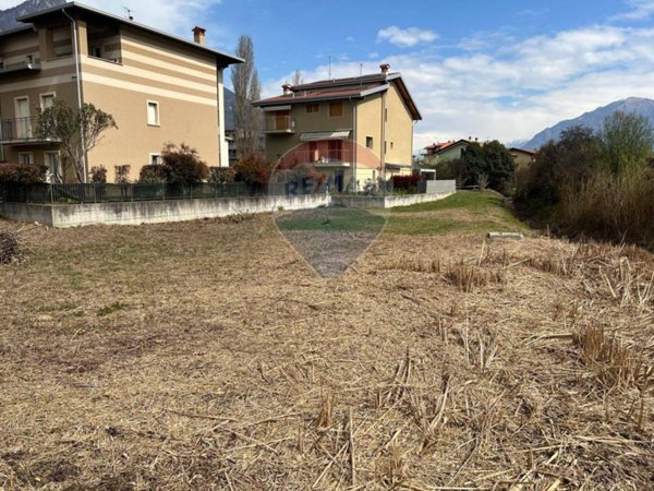negozio in vendita a Costa Volpino