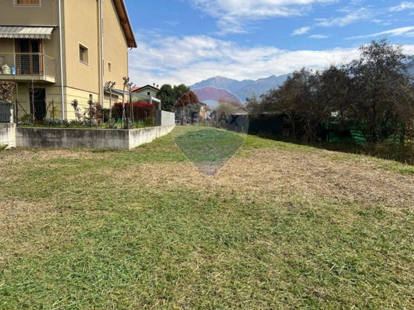 negozio in vendita a Costa Volpino in zona Volpino