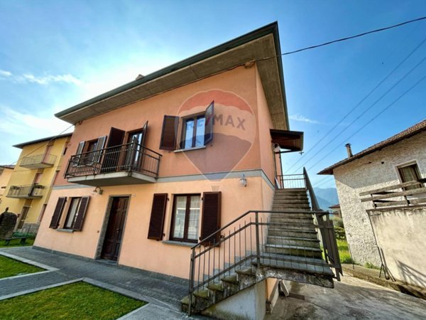 casa indipendente in vendita a Costa Volpino