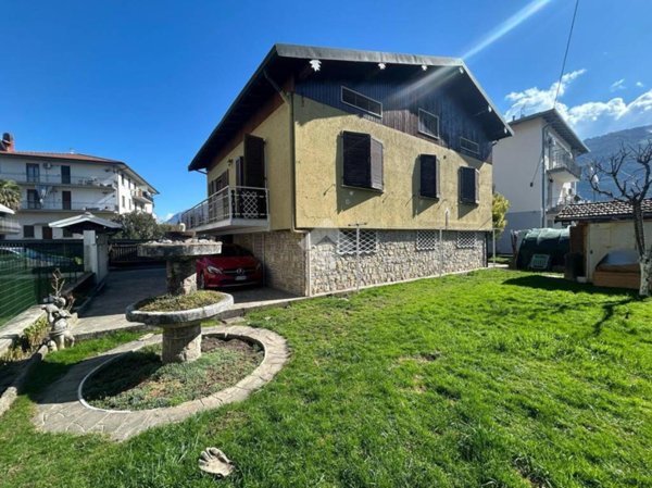 casa indipendente in vendita a Costa Volpino