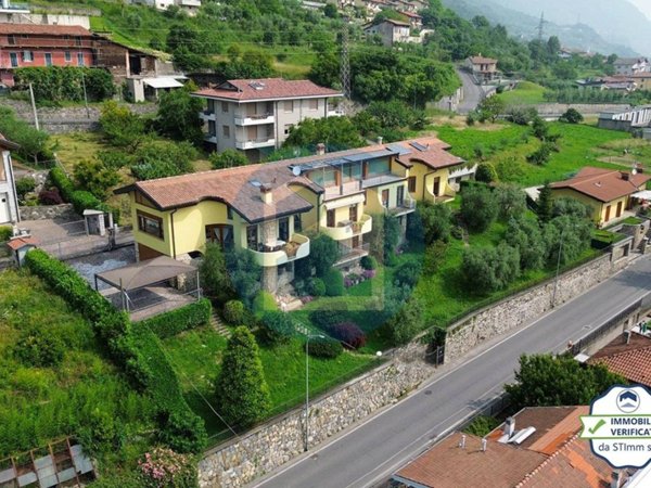 casa indipendente in vendita a Costa Volpino