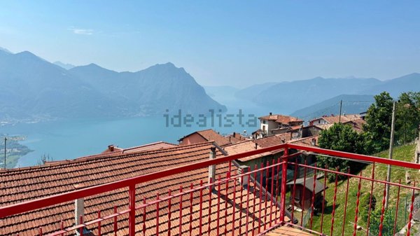 appartamento in vendita a Costa Volpino in zona Ceratello