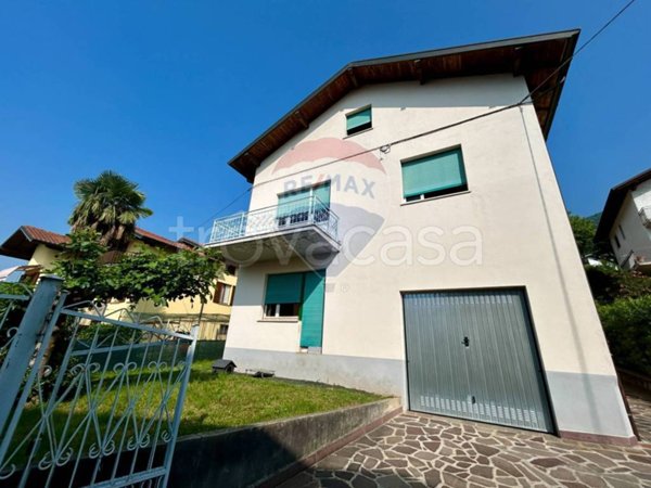 casa indipendente in vendita a Costa Volpino