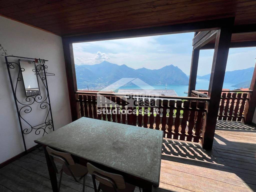 casa indipendente in vendita a Costa Volpino