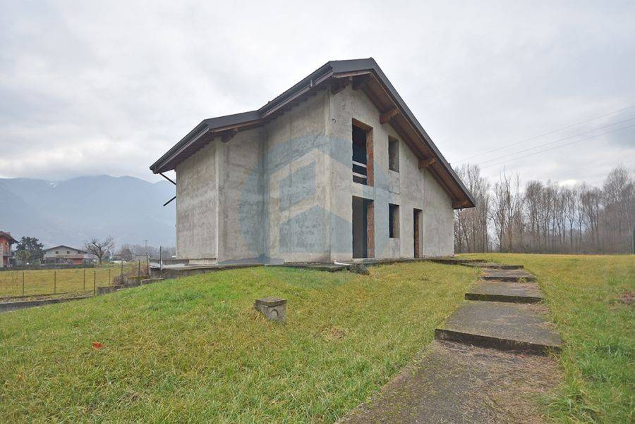 casa indipendente in vendita a Costa Volpino