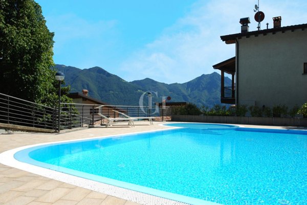 attico in vendita a Costa Volpino