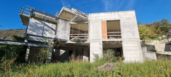 casa indipendente in vendita a Costa Volpino