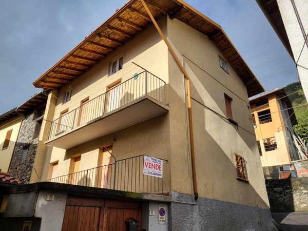 casa indipendente in vendita a Costa Volpino