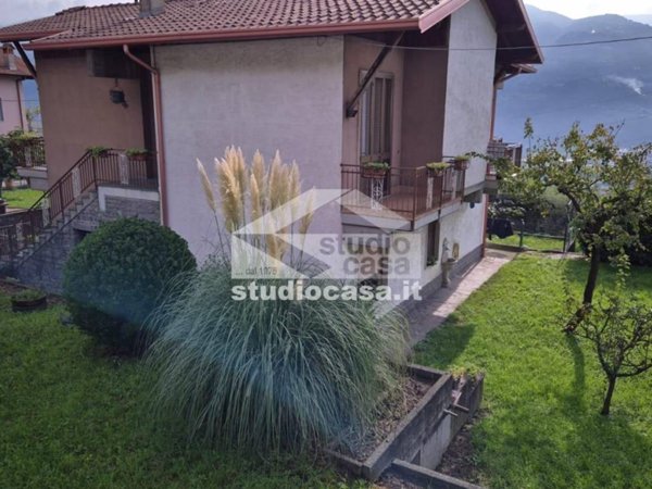 casa indipendente in vendita a Costa Volpino