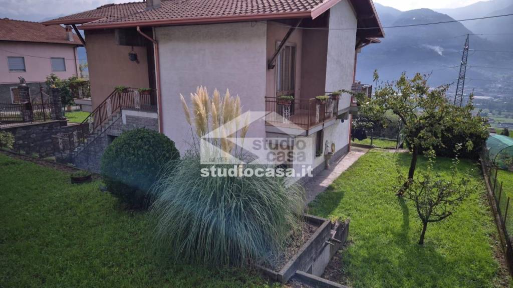 casa indipendente in vendita a Costa Volpino