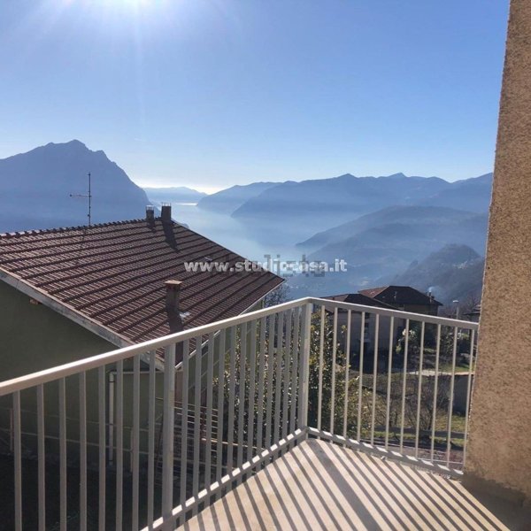 appartamento in vendita a Costa Volpino