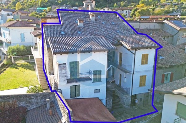 casa indipendente in vendita a Costa Volpino