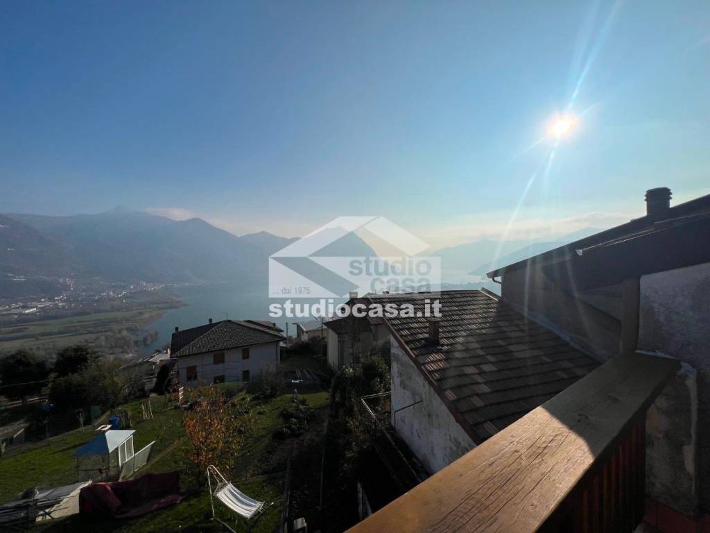 casa indipendente in vendita a Costa Volpino