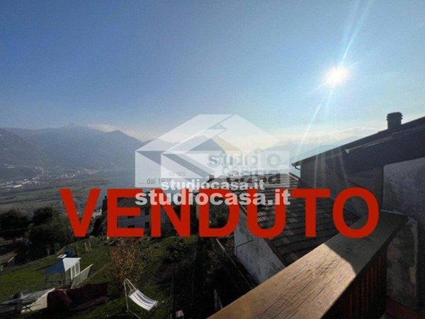 casa indipendente in vendita a Costa Volpino