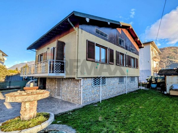 casa indipendente in vendita a Costa Volpino
