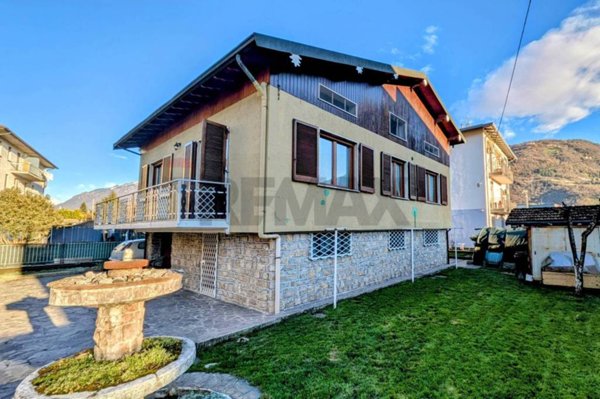 casa indipendente in vendita a Costa Volpino