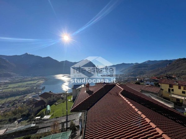 casa indipendente in vendita a Costa Volpino