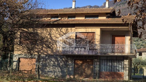 casa indipendente in vendita a Costa Volpino