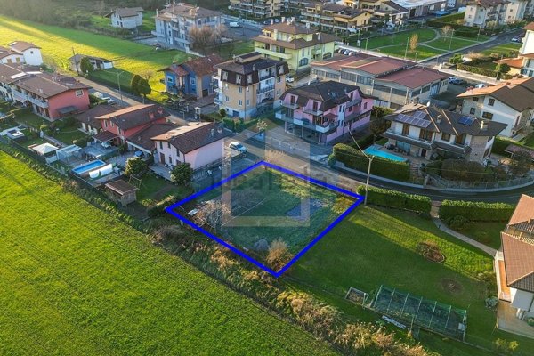 terreno edificabile in vendita a Costa Volpino