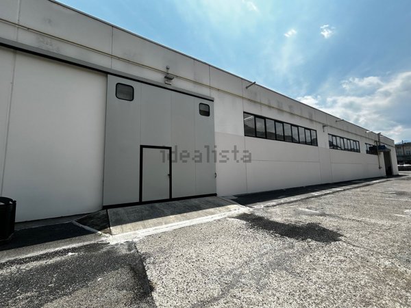 capannone in vendita a Costa Volpino