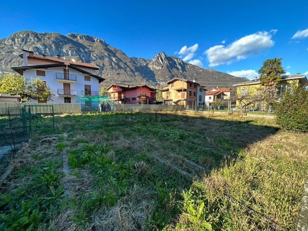terreno edificabile in vendita a Costa Volpino