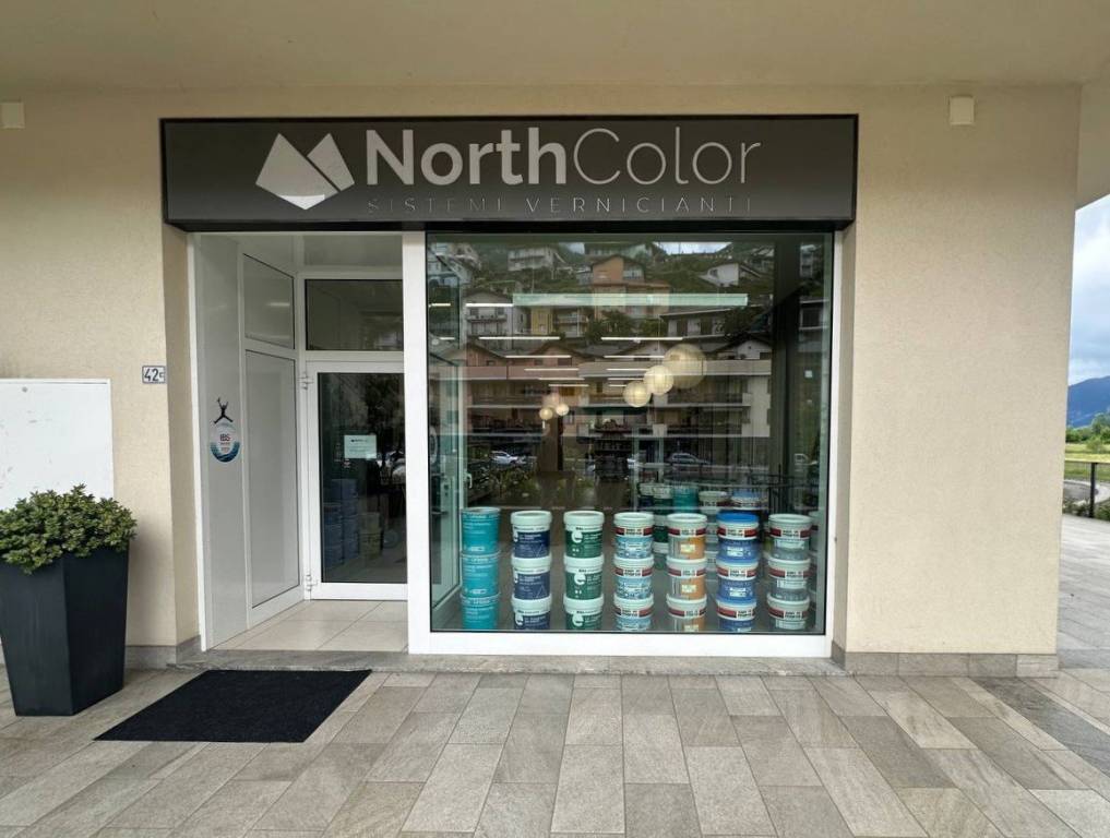 negozio in vendita a Costa Volpino