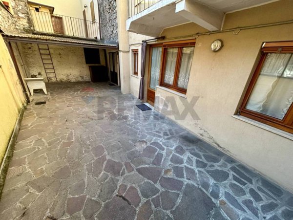casa indipendente in vendita a Costa Volpino in zona Flaccanico