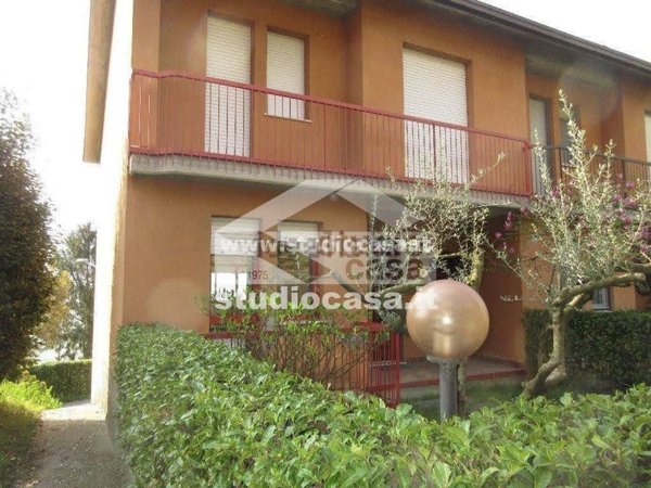 casa indipendente in vendita a Costa Volpino