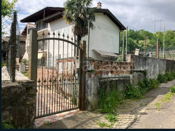 appartamento in vendita a Costa Volpino