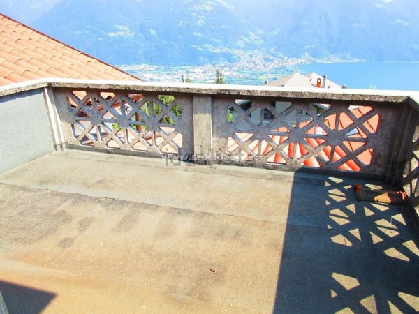 casa indipendente in vendita a Costa Volpino in zona Flaccanico