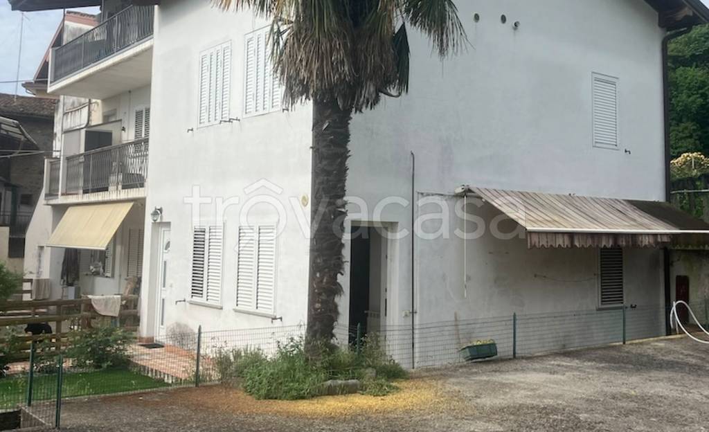 appartamento in vendita a Costa Volpino