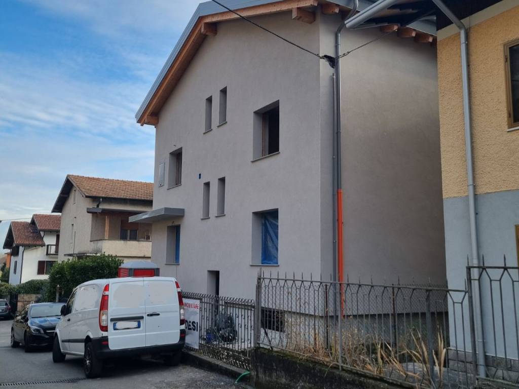 appartamento in vendita a Costa Volpino