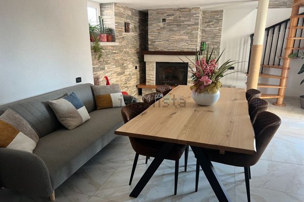 casa indipendente in vendita a Costa Volpino in zona Volpino